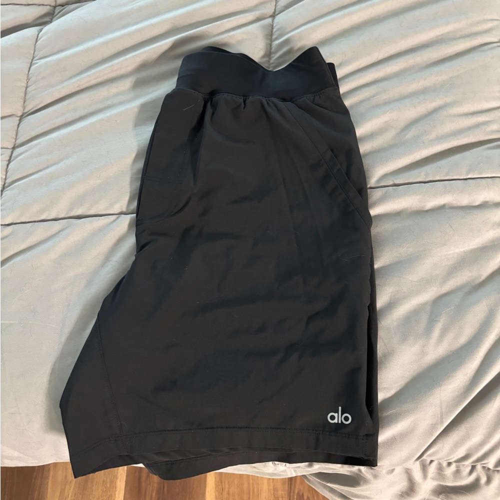 Alo Black Athletic Shorts Men’s Medium